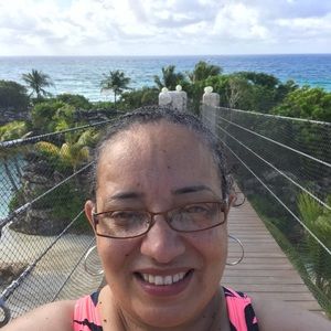 Meet your Posher, Eva